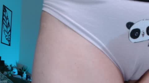 Snapshot of little_pearl_ chatting on 02-05-25, 07:07 Adaline online show from 02-05-25, 07:07