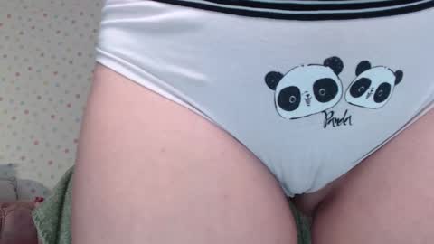 Snapshot of little_pearl_ chatting on 09-20-25, 05:08 Adaline online show from 09-20-25, 05:08