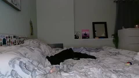 Snapshot of little_redxx chatting on 02-02-25, 02:48 little redxx online show from 02-02-25, 02:48