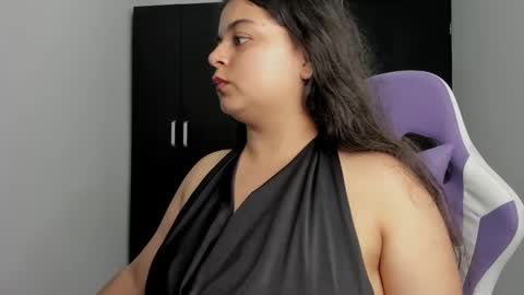 Snapshot of little_shaara chatting on 01-26-25, 10:46 Shaara online show from 01-26-25, 10:46