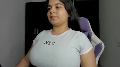 Snapshot of little_shaara chatting on 01-28-25, 09:40 Shaara online show from 01-28-25, 09:40