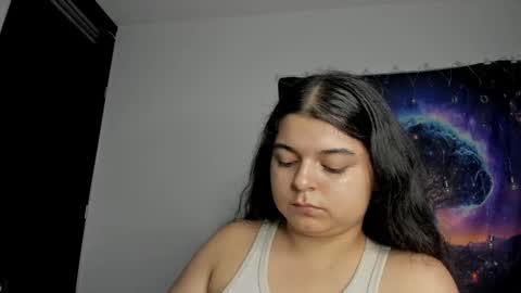 Snapshot of little_shaara chatting on 02-12-25, 01:41 Shaara online show from 02-12-25, 01:41