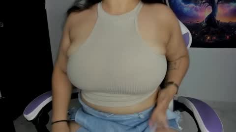 Snapshot of little_shaara chatting on 02-12-25, 08:07 Shaara online show from 02-12-25, 08:07