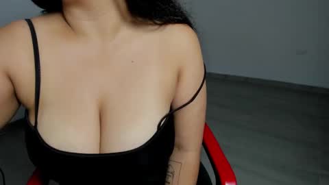 Snapshot of little_shaara chatting on 03-08-25, 08:44 Shaara online show from 03-08-25, 08:44