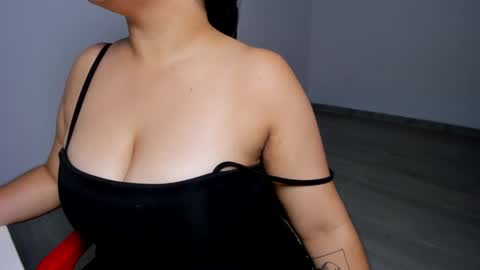 Snapshot of little_shaara chatting on 03-09-25, 04:27 Shaara online show from 03-09-25, 04:27