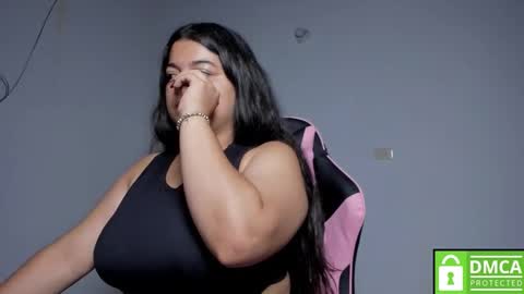 Snapshot of little_shaara chatting on 09-19-25, 08:27 Shaara online show from 09-19-25, 08:27