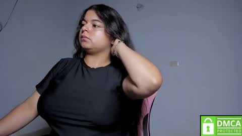 Snapshot of little_shaara chatting on 09-25-25, 08:40 Shaara online show from 09-25-25, 08:40