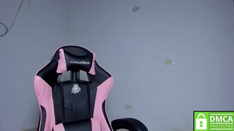 Snapshot of little_shaara chatting on 09-30-25, 08:52 Shaara online show from 09-30-25, 08:52