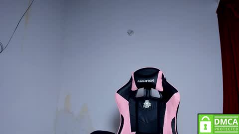 Snapshot of little_shaara chatting on 10-23-25, 10:08 Shaara online show from 10-23-25, 10:08