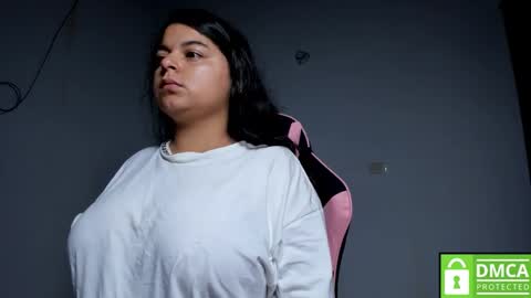 Snapshot of little_shaara chatting on 10-29-25, 08:27 Shaara online show from 10-29-25, 08:27