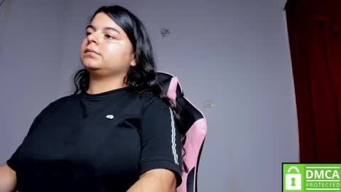 Snapshot of little_shaara chatting on 10-29-25, 08:54 Shaara online show from 10-29-25, 08:54