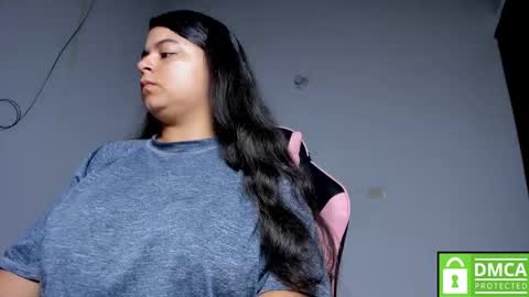 Snapshot of little_shaara chatting on 11-20-25, 08:36 Shaara online show from 11-20-25, 08:36