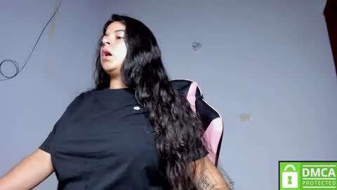 Snapshot of little_shaara chatting on 11-26-25, 08:48 Shaara online show from 11-26-25, 08:48