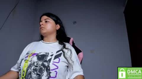 Snapshot of little_shaara chatting on 11-27-25, 10:12 Shaara online show from 11-27-25, 10:12