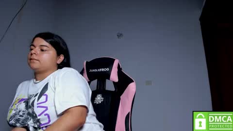 Snapshot of little_shaara chatting on 11-28-25, 10:18 Shaara online show from 11-28-25, 10:18