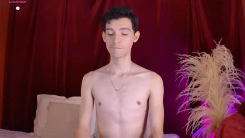 Snapshot of little_twiink chatting on 05-18-26, 02:01 Juan Ferrer online show from 05-18-26, 02:01