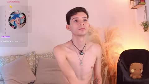 Snapshot of little_twiink chatting on 07-13-26, 01:58 Juan Ferrer online show from 07-13-26, 01:58
