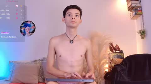Snapshot of little_twiink chatting on 07-20-26, 02:19 Juan Ferrer online show from 07-20-26, 02:19