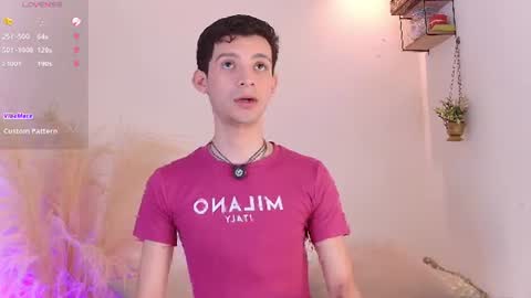 Snapshot of little_twiink chatting on 07-31-26, 02:27 Juan Ferrer online show from 07-31-26, 02:27