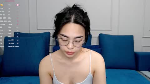 Kwan online show from 03-07-25, 04:44