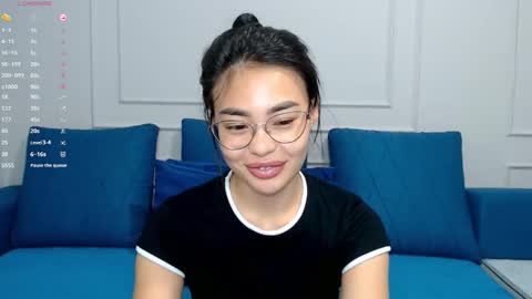 Kwan online show from 10-15-25, 05:13