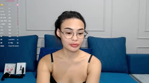 Kwan online show from 11-13-25, 03:22