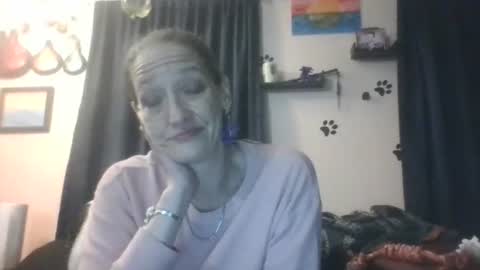 Snapshot of littlebigsquirt7945 chatting on 12-23-25, 06:00 Sady Jayne online show from 12-23-25, 06:00