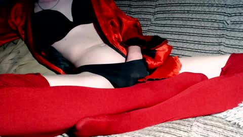 Snapshot of littlebuddycze chatting on 05-24-26, 01:10 Malej Kmo online show from 05-24-26, 01:10