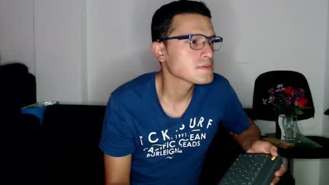 Manu online show from 12-12-24, 04:37