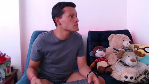 Snapshot of littledicklatin chatting on 04-30-26, 08:26 Manu online show from 04-30-26, 08:26
