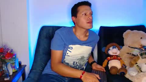 Snapshot of littledicklatin chatting on 05-17-26, 03:59 Manu online show from 05-17-26, 03:59