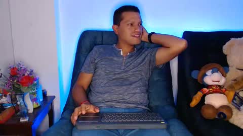 Snapshot of littledicklatin chatting on 05-25-26, 03:12 Manu online show from 05-25-26, 03:12