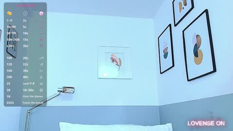 Snapshot of littlee_emilyy_ chatting on 12-23-24, 01:24 Emily  online show from 12-23-24, 01:24