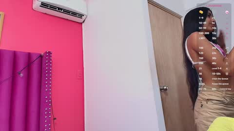 Snapshot of littlee_emilyy_ chatting on 01-31-25, 02:58 Emily  online show from 01-31-25, 02:58