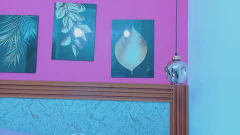 Snapshot of littlee_emilyy_ chatting on 04-04-26, 12:46 Emily online show from 04-04-26, 12:46