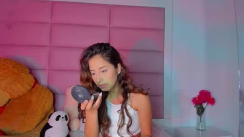 Snapshot of littlee_emma_ chatting on 01-13-25, 03:12 littlee_emma_ online show from 01-13-25, 03:12