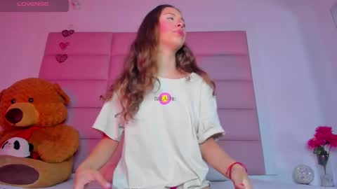 Snapshot of littlee_emma_ chatting on 01-23-25, 03:16 littlee_emma_ online show from 01-23-25, 03:16