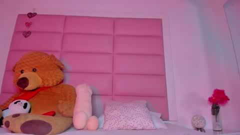 Snapshot of littlee_emma_ chatting on 02-08-25, 03:30 littlee_emma_ online show from 02-08-25, 03:30