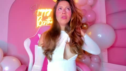 Snapshot of littlee_emma_ chatting on 02-22-25, 09:34 littlee_emma_ online show from 02-22-25, 09:34