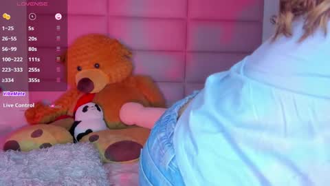 Snapshot of littlee_emma_ chatting on 03-06-25, 03:35 littlee_emma_ online show from 03-06-25, 03:35