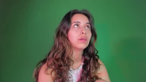 Snapshot of littlee_emma_ chatting on 09-21-25, 03:30 littlee_emma_ online show from 09-21-25, 03:30