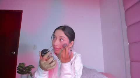 Snapshot of littlee_emma_ chatting on 10-01-25, 03:12 littlee_emma_ online show from 10-01-25, 03:12