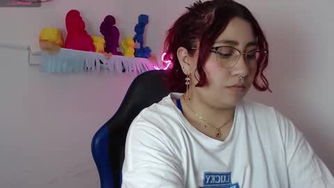 Snapshot of littlee_red chatting on 10-26-25, 05:19 Angel online show from 10-26-25, 05:19