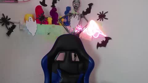 Snapshot of littlee_red chatting on 10-31-25, 09:05 Angel online show from 10-31-25, 09:05