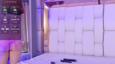 Snapshot of littleeaprill chatting on 02-19-26, 08:27 April online show from 02-19-26, 08:27