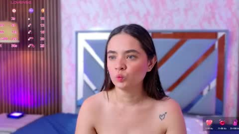 Snapshot of littleesara18 chatting on 05-05-26, 11:18 Sara online show from 05-05-26, 11:18