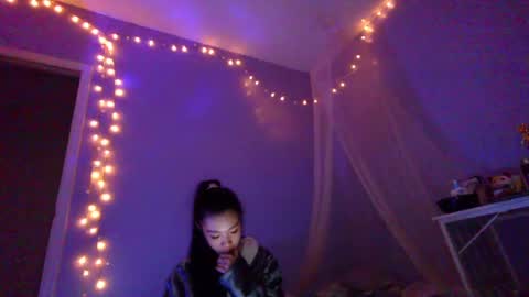 Snapshot of littlefreak_210 chatting on 12-17-24, 12:34 The Freaky Angel online show from 12-17-24, 12:34