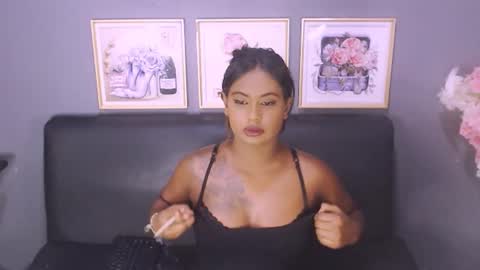 Snapshot of littleindianmilf chatting on 01-29-25, 08:18 littleindianmilf online show from 01-29-25, 08:18