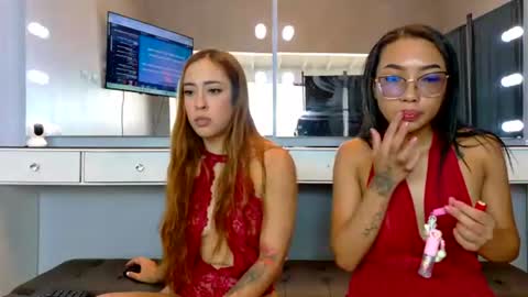 Snapshot of littlejennifer18 chatting on 07-05-26, 04:58 Tip us ask our names online show from 07-05-26, 04:58