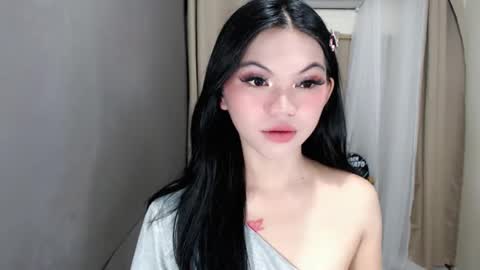Snapshot of littlelace_ chatting on 05-17-26, 11:23 littlelace_ online show from 05-17-26, 11:23